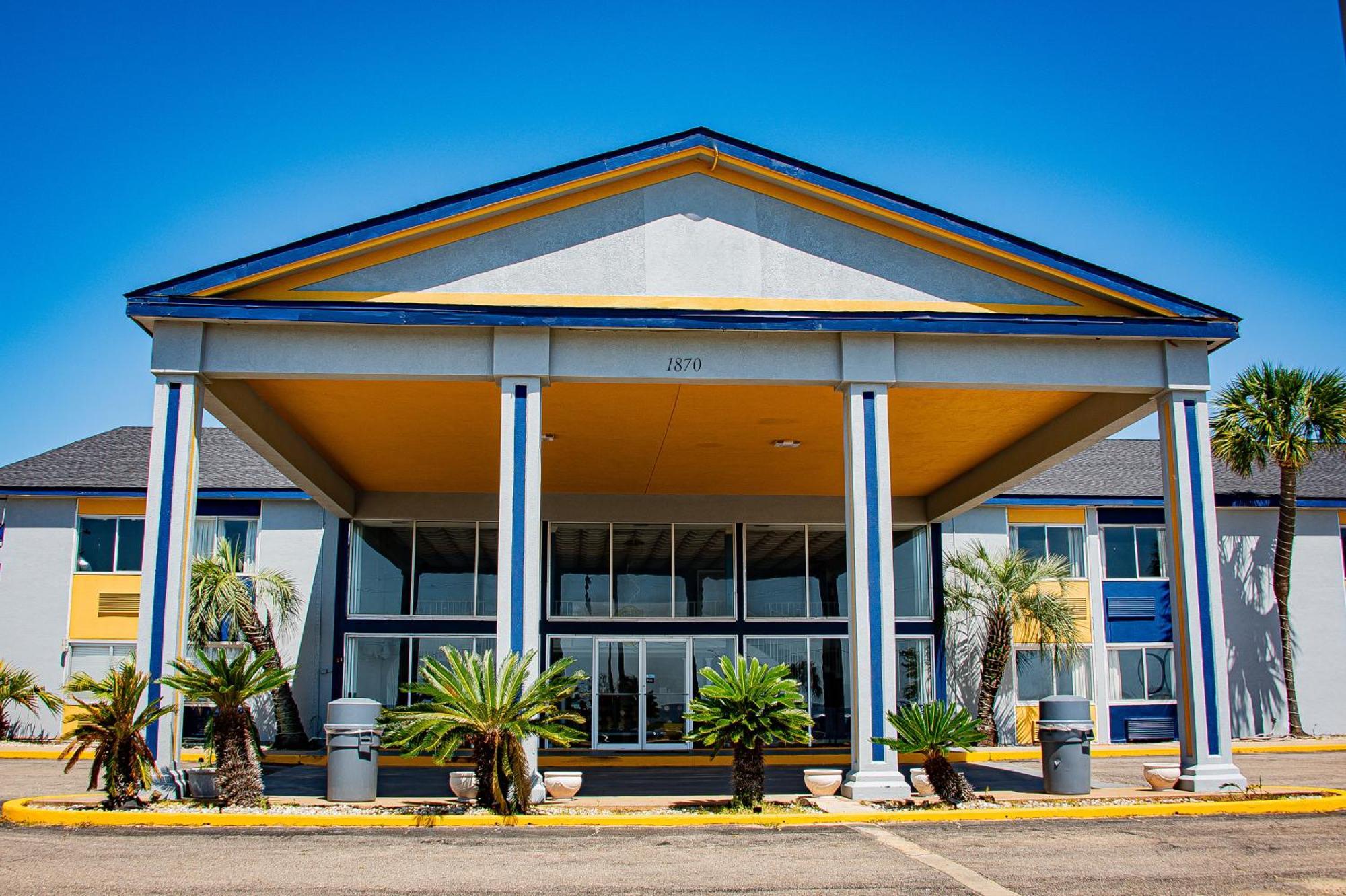 Super 8 By Wyndham Biloxi Motel Exterior foto